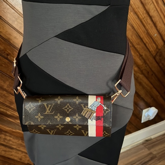 Authentic- Louis Vuitton Bellboy Groom Sarah monogram wallet limited edition (C) - Picture 2 of 13